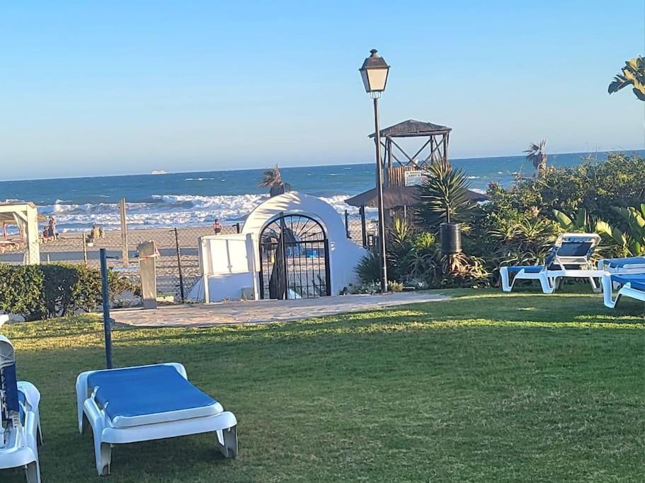 Villa Casita Junto Al Mar En El Puerto De Cabopino Marbella Exterior foto