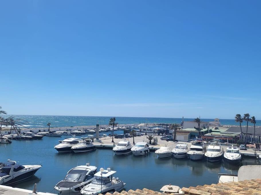 Villa Casita Junto Al Mar En El Puerto De Cabopino Marbella Exterior foto